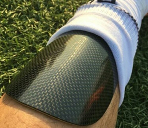 soccer-shin-guards-cl-carbonlife-600x522